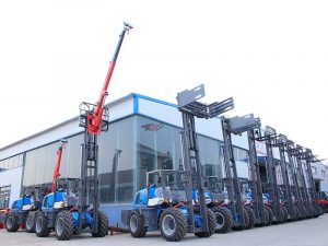 10units-off-road-forklift-for-shipping